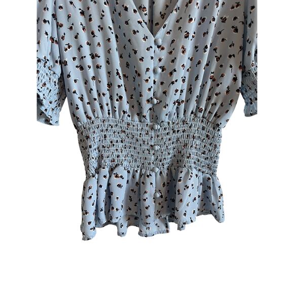 Sienna Sky Women's Medium Blue Floral Short Sleeve V-Neck Peplum Shaping Blouse - Picture 5 of 9